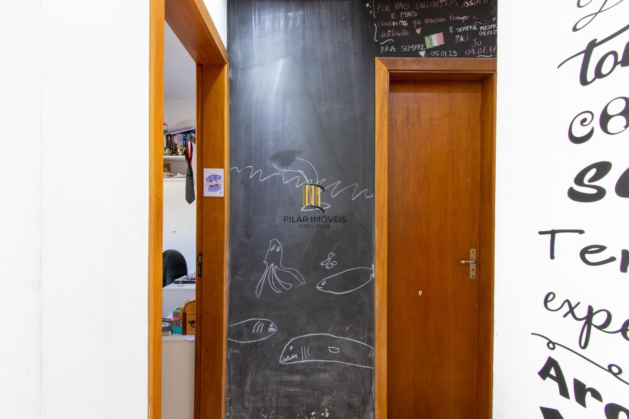 Casa 2 dormitórios  em condominio fechado