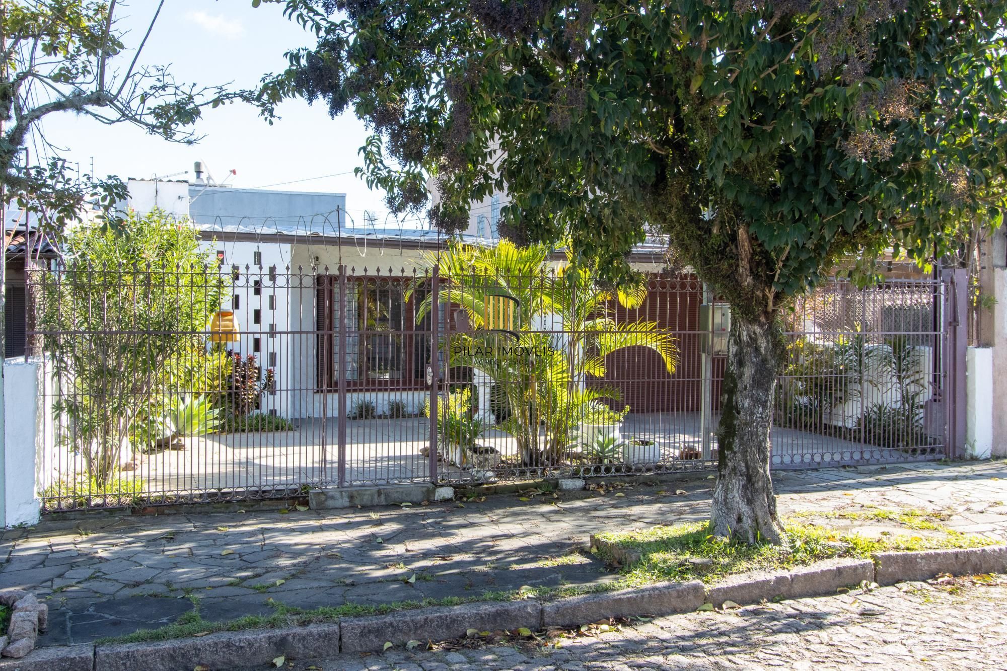 Casa 3 dormitórios no bairro Cavalhada