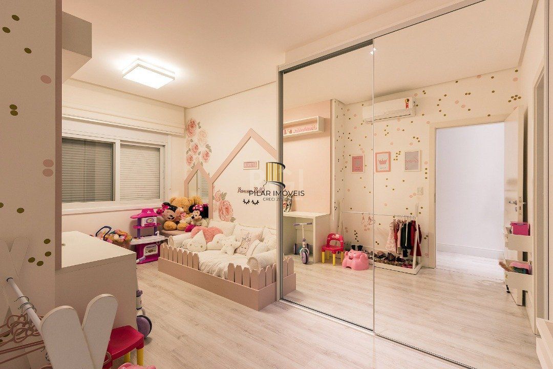 Cobertura para Venda - 319.17m², 3 dormitórios, sendo 3 suites, 4 vagas - Cristal