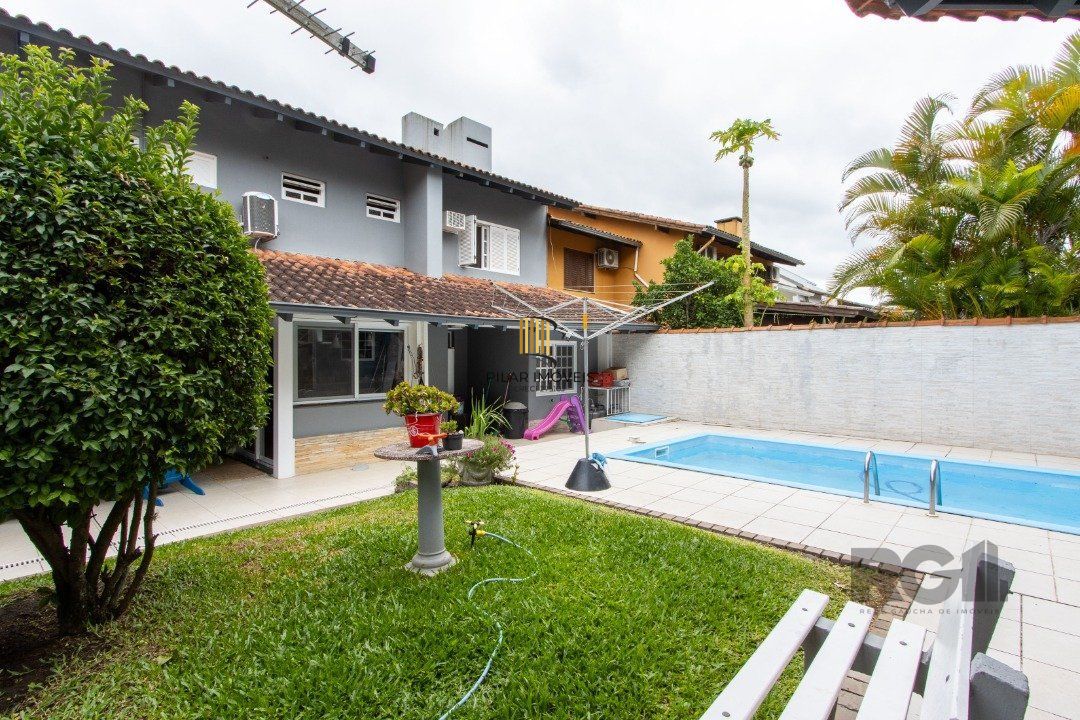 Casa 4 dormitórios no bairro Ipanema