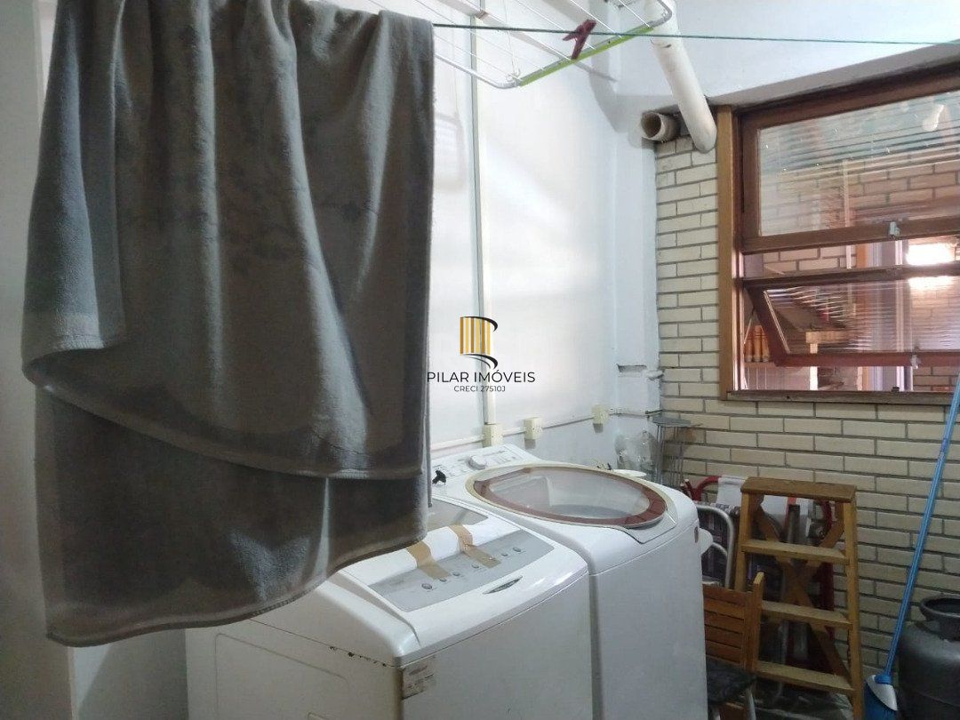 Casa para Venda - 322.4m², 2 dormitórios, 7 vagas - Cristal
