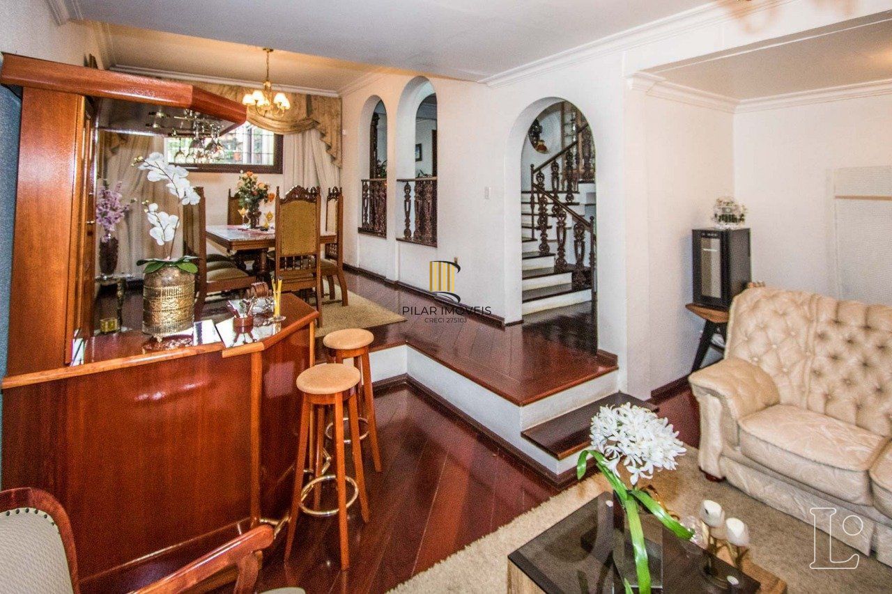Casa para Venda - 485m², 4 dormitórios, sendo 1 suites, 3 vagas - Cristal