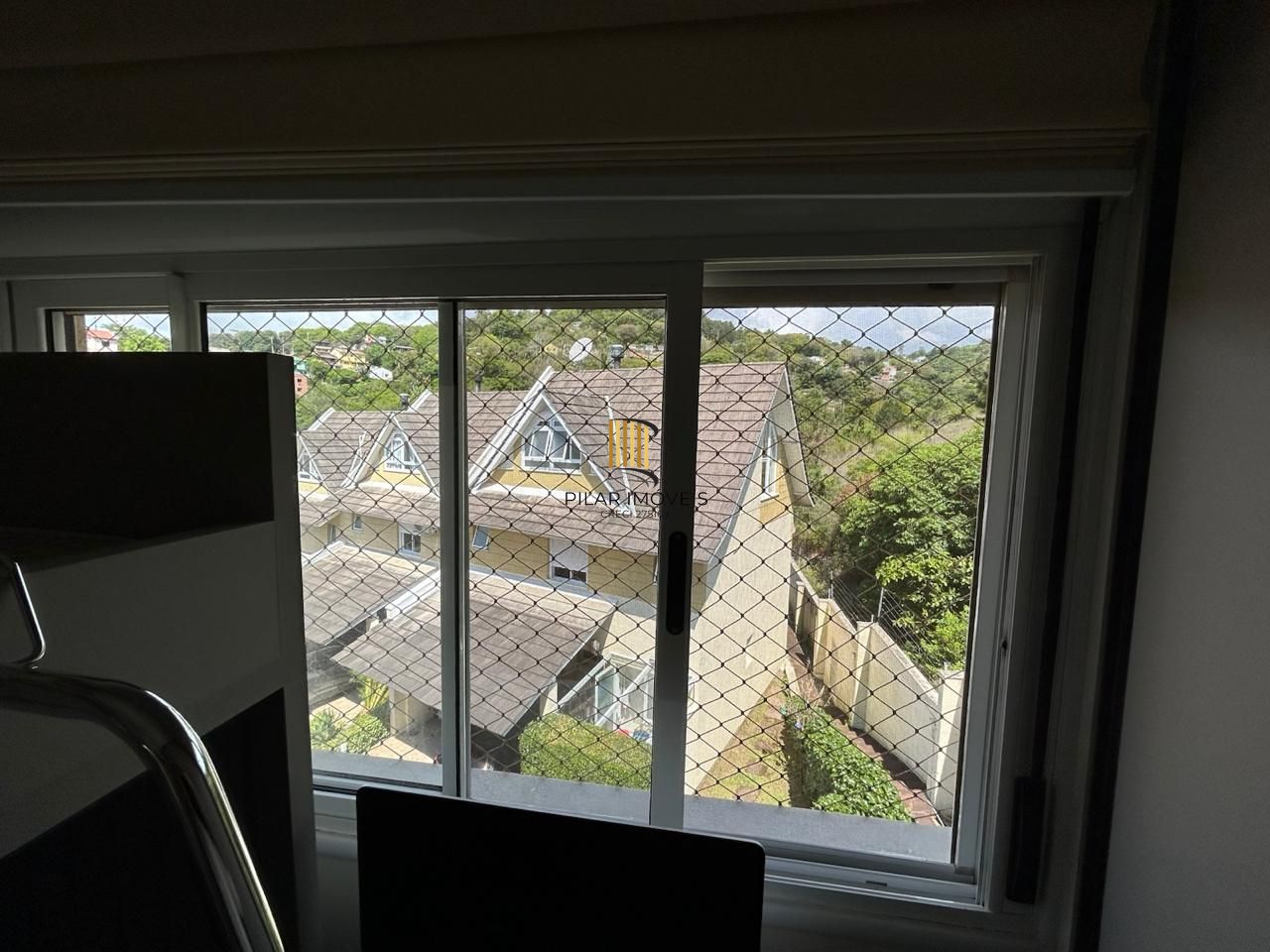 Casa condomínio | 3 dormitórios | 1 Suíte | 240,82 Privativos | 2 Vagas | Bairro Teresópolis