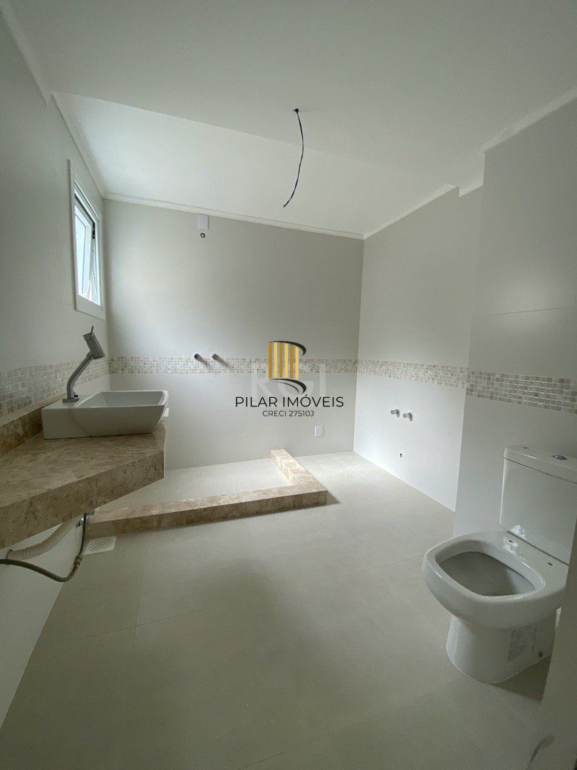 Casa Condominio para Venda - 195m², 3 dormitórios, sendo 1 suites, 2 vagas - Tristeza