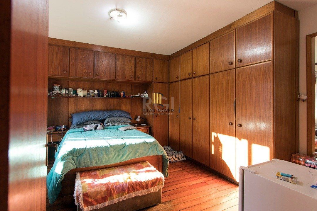 Casa para Venda - 229.18m², 4 dormitórios, sendo 4 suites, 5 vagas - Cavalhada