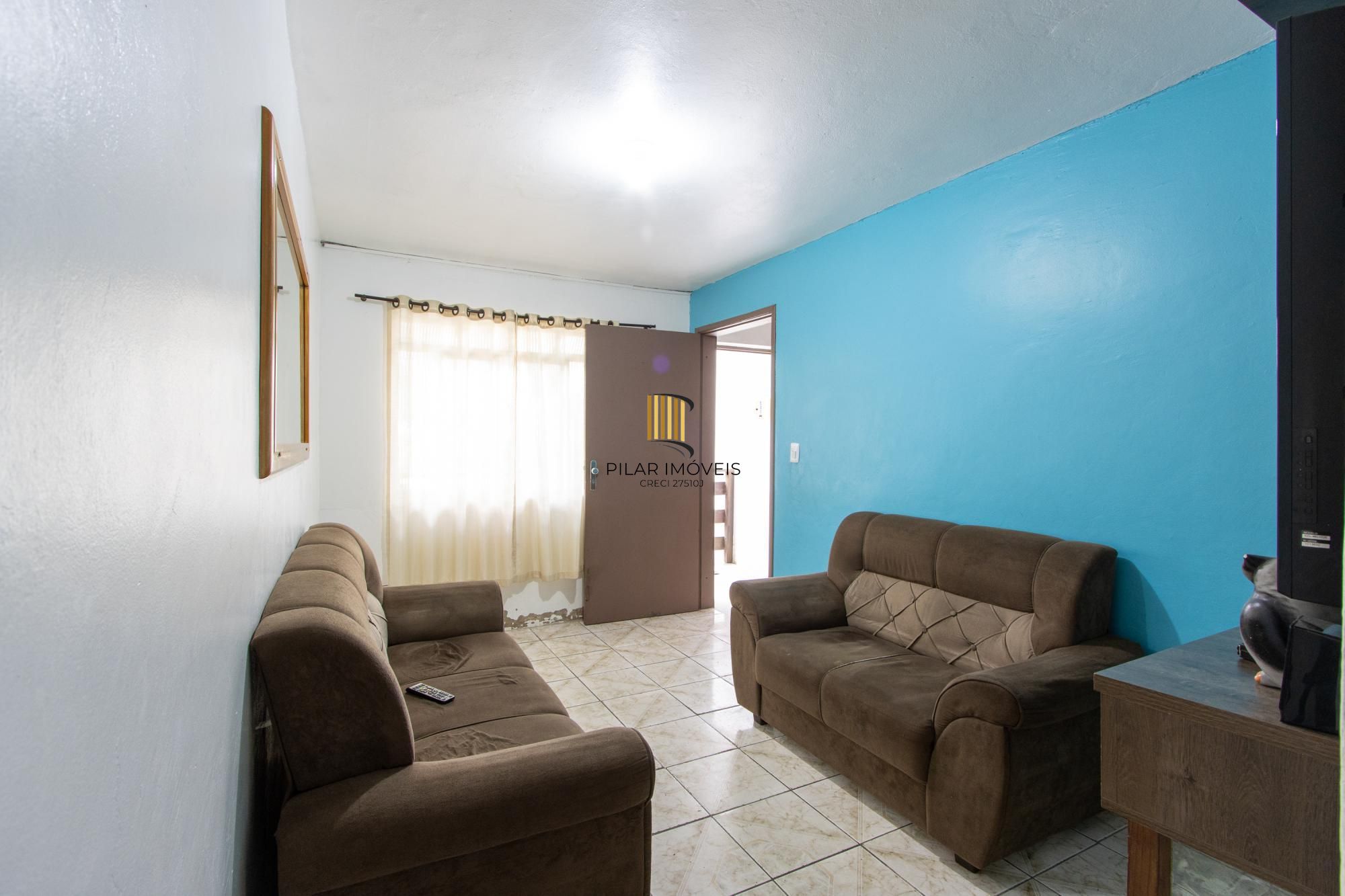 Casa ampla de 2 pavimentos com 4 dormitórios, 1 suite e 4 vagas no bairro Santa Tereza!