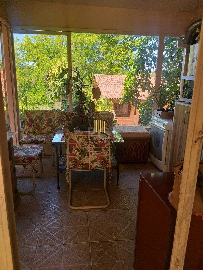 Casa para Venda - 347m², 5 dormitórios, sendo 2 suites, 2 vagas - Tristeza