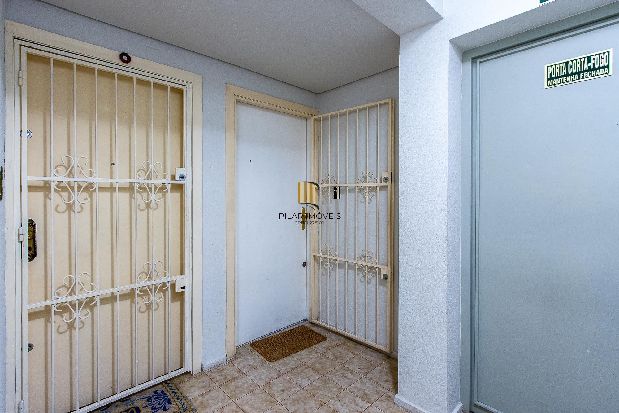 Cobertura com 2 dormitórios, incluindo 1 suíte.