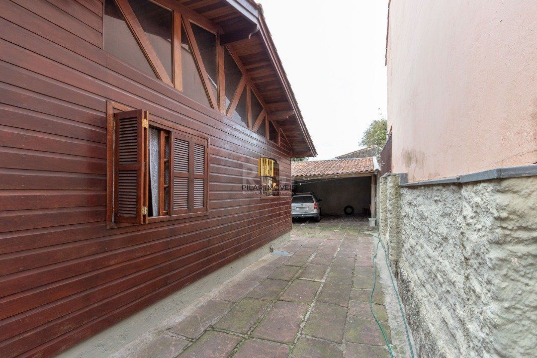 Casa para Venda - 54m², 2 dormitórios, 4 vagas - Cristal