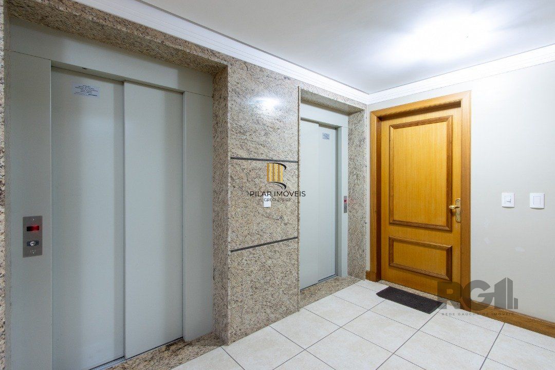 Apartamento na tristeza com três suítes e três vagas