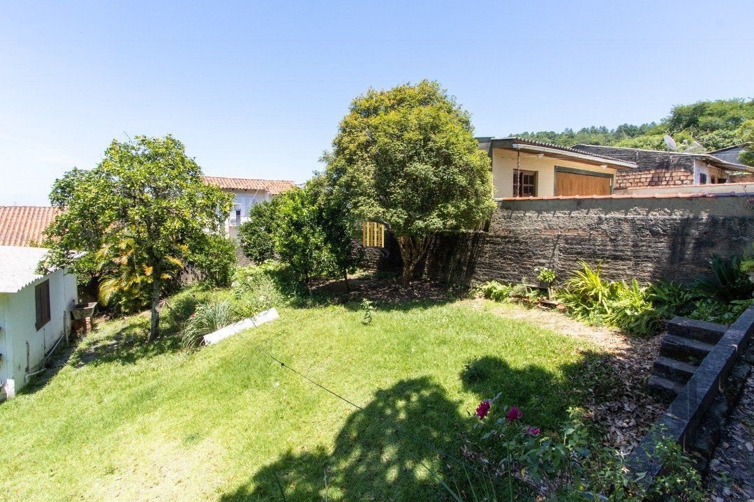 Casa 4 dormitórios no bairro Hípica