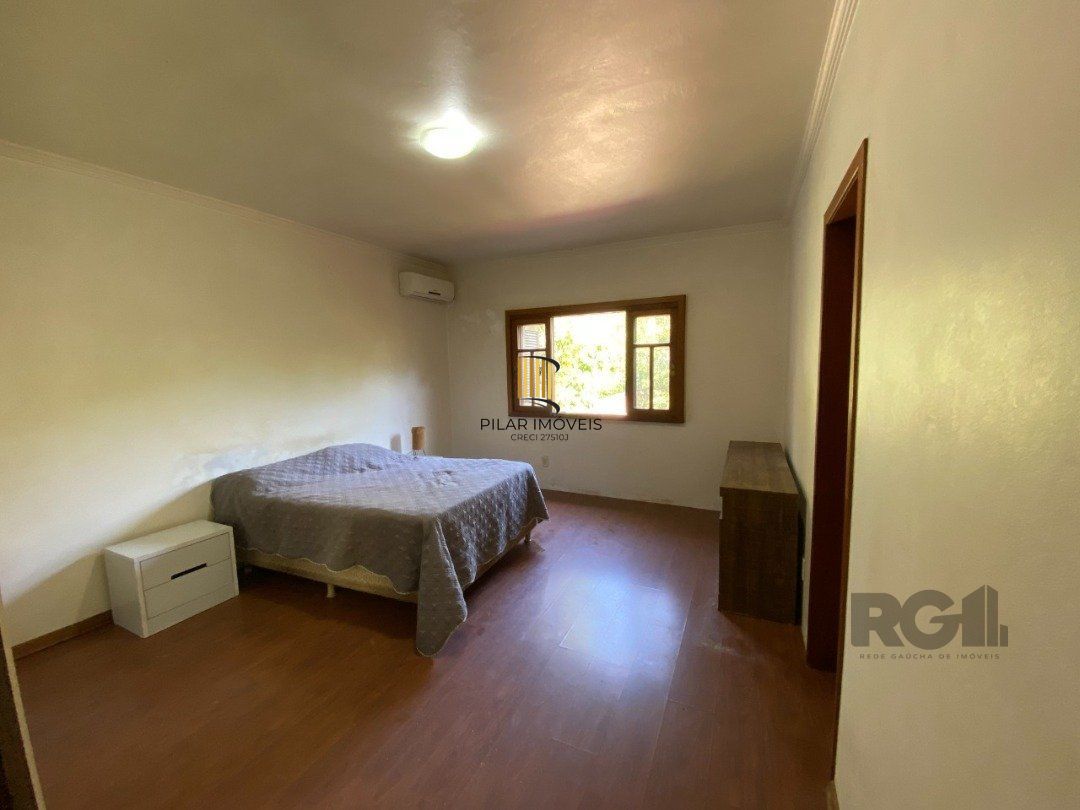 Casa para Venda - 350m², 4 dormitórios, sendo 4 suites, 4 vagas - Tristeza