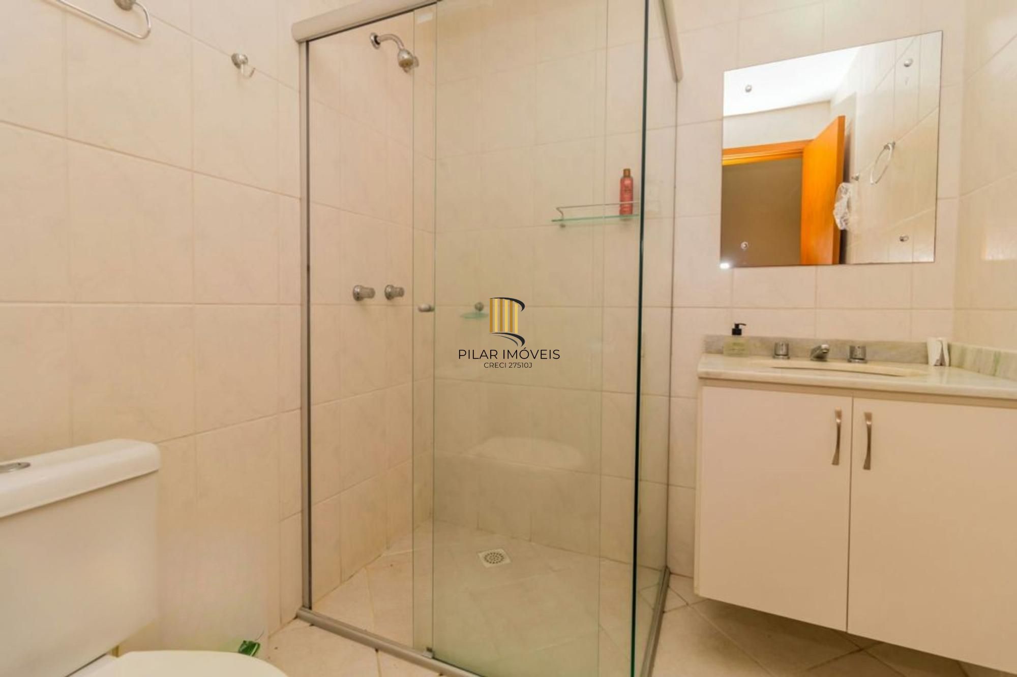 Apartamento de 2 dormitórios e 2 vagas no bairro Petropolis