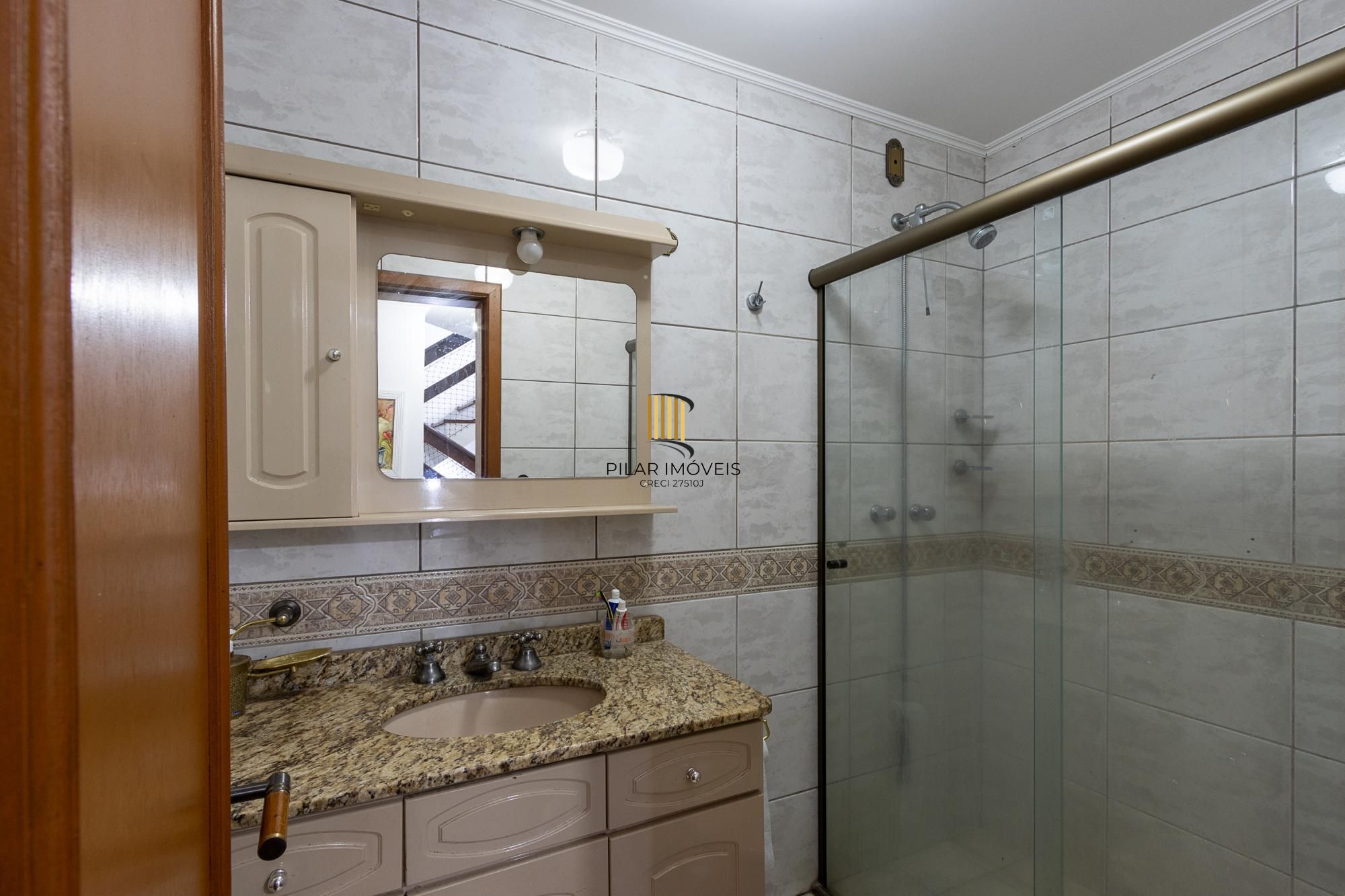 Casa 3 dormitórios no bairro Espírito Santo