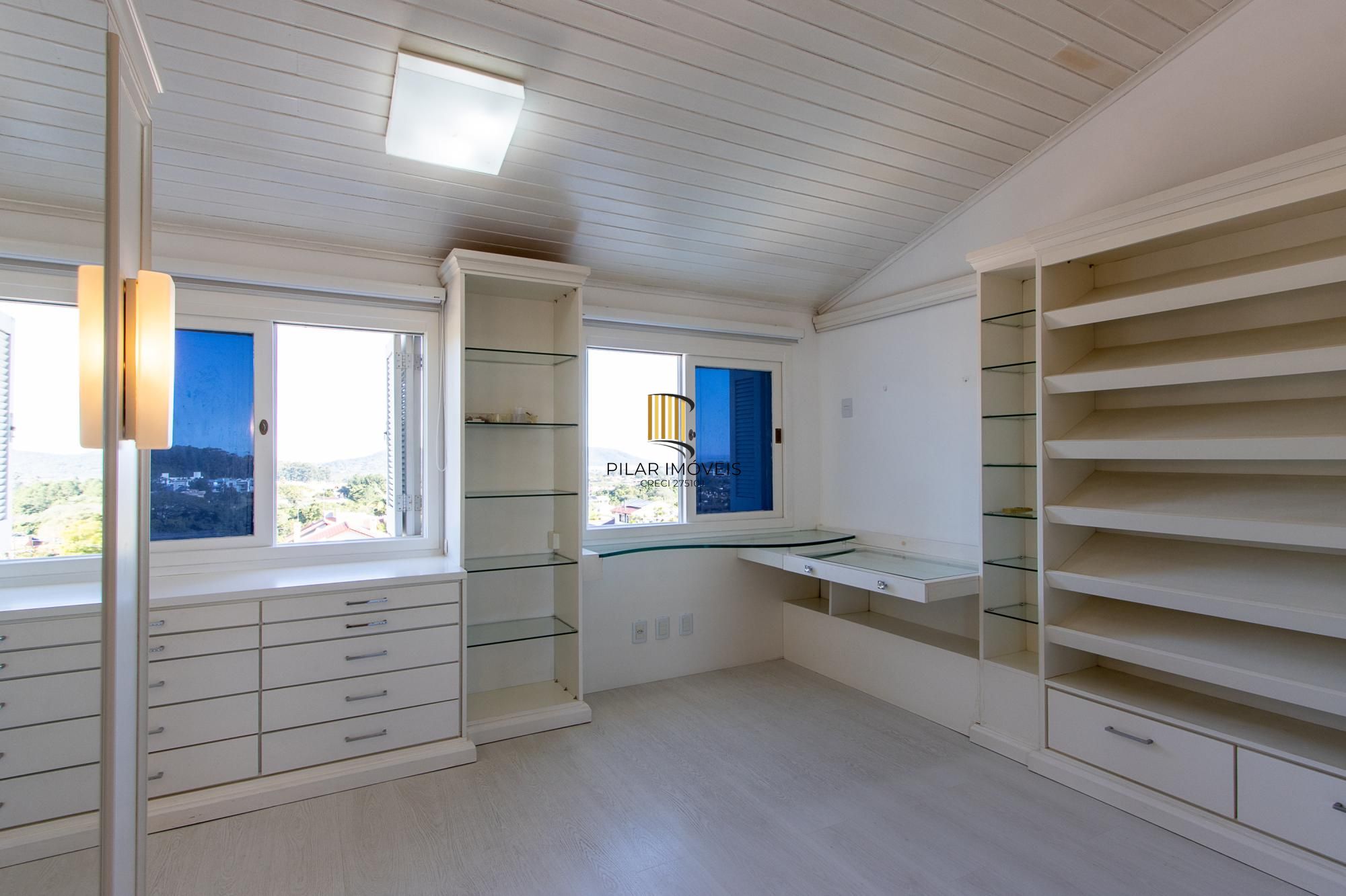 Casa com 4 dormitórios no Espírito santo