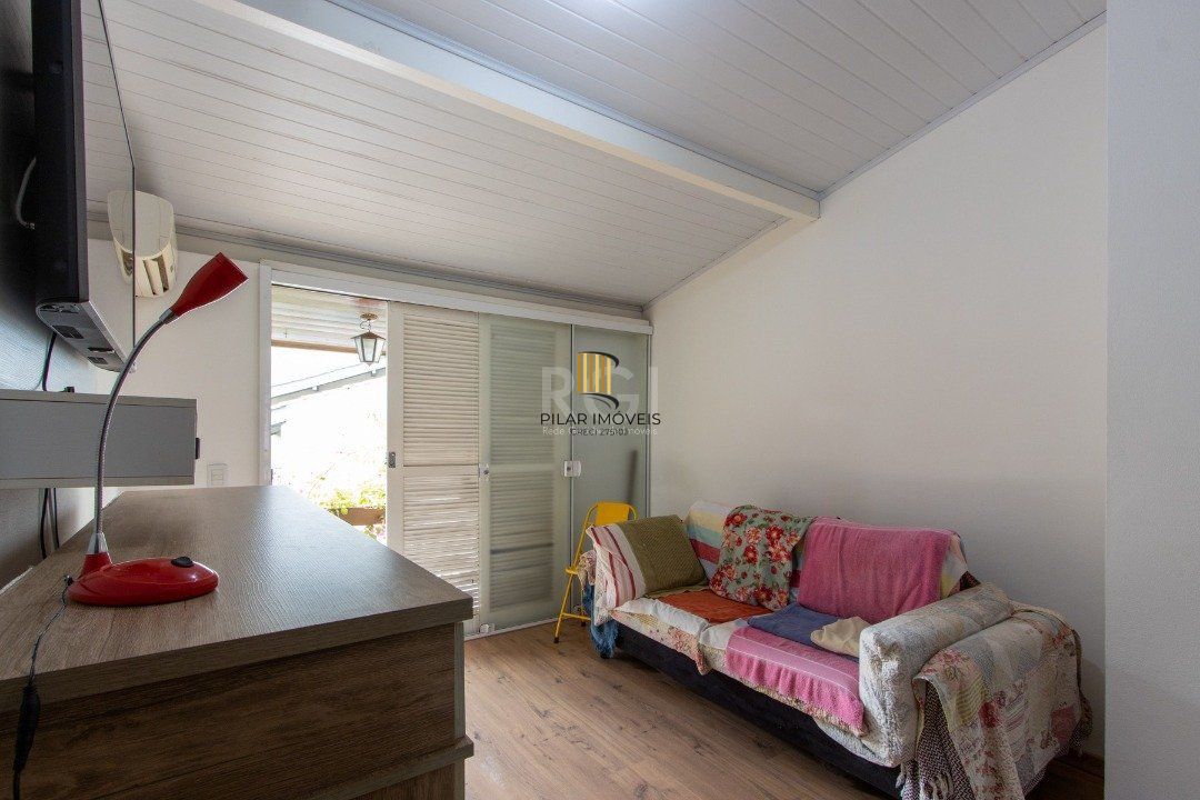 Casa para Venda - 180m², 3 dormitórios, sendo 1 suites, 2 vagas - Ipanema