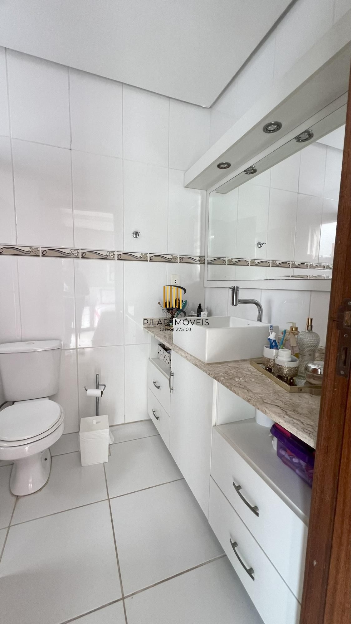 Casa 2 dormitórios no bairro Hípica