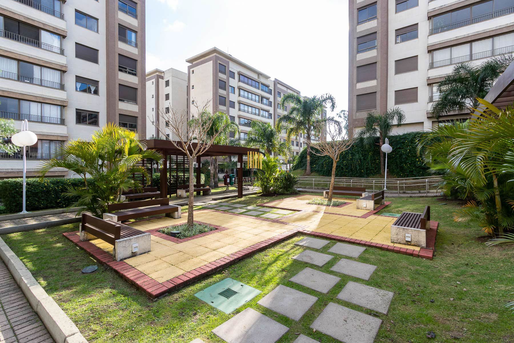 Apartamento totalmente reformado e impecável para locação - 3 quartos sendo uma suíte - Bairro Cavalhada