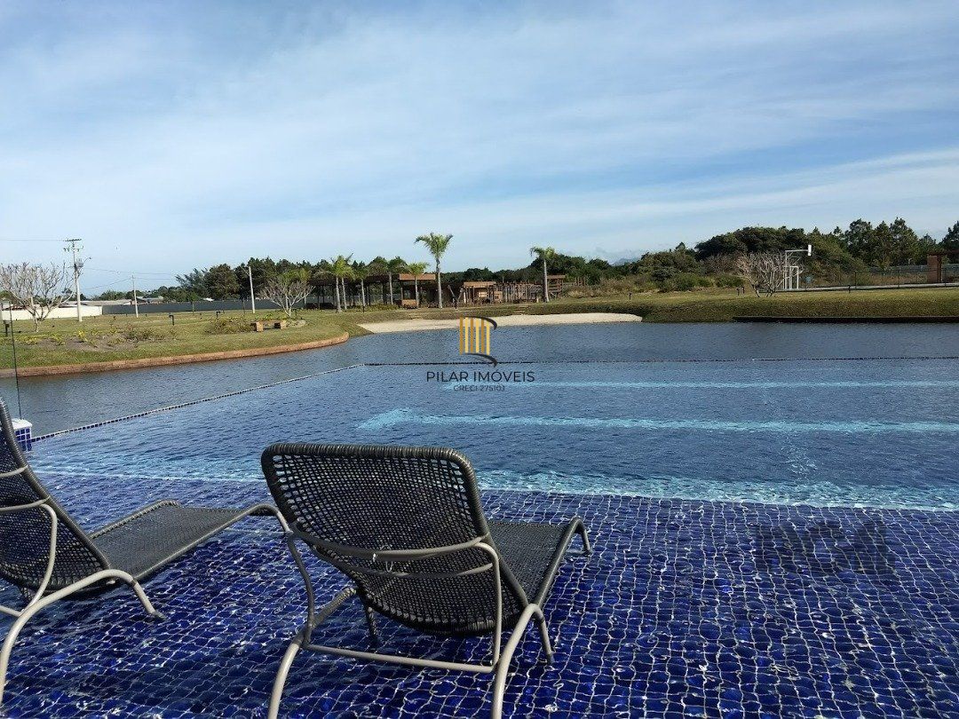 Lote ESPECIAL A VENDA com 300m² (12x25) frente leste junto a infraestrutura principal do condomínio. Pronto para construir com apenas 30% de entrada e saldo em até 24x com correção somente pelo INCC.