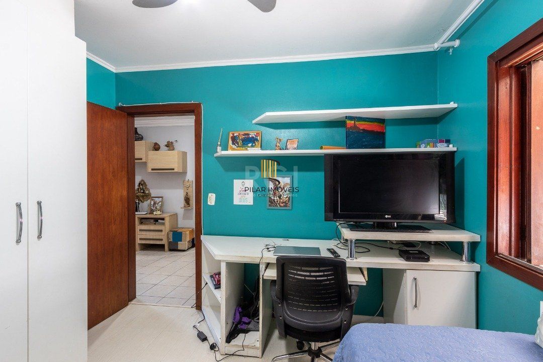 Casa para Venda com 3 dormitórios, sendo 1 suites e 4 vagas no bairro Ipanema
