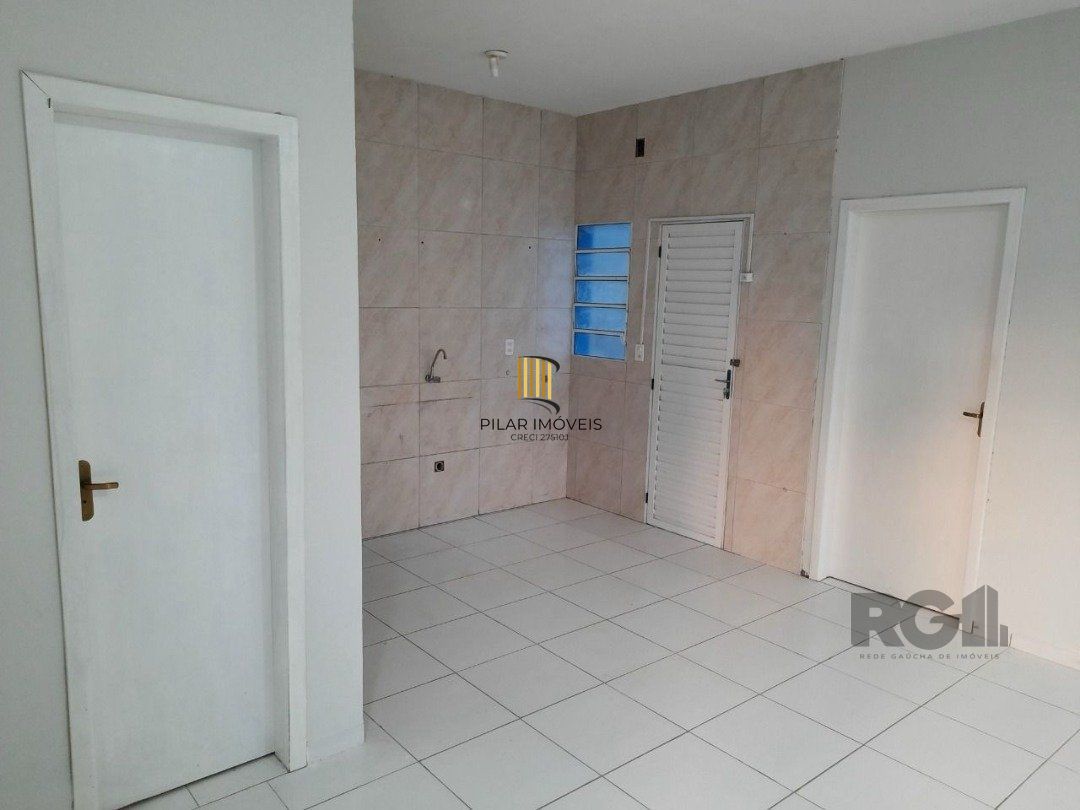 Oportunidade Imperdível: Prédio com 4 Apartamentos, Pátio e 2 Vagas de Garagem