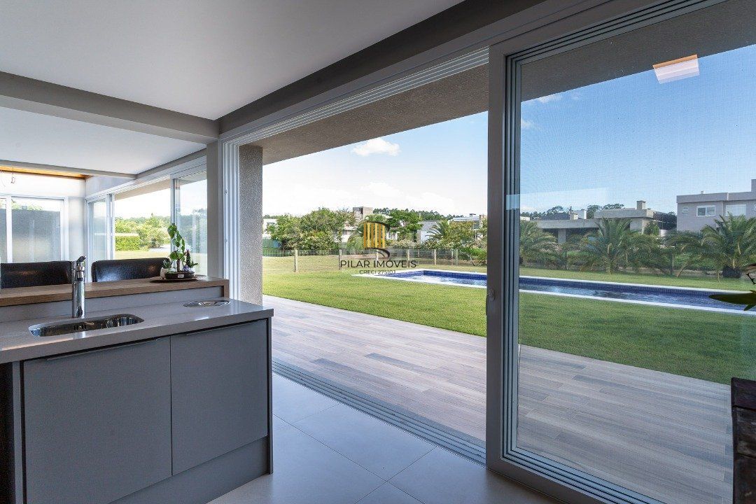 Casa Condominio para Venda - 380m², 3 dormitórios, sendo 3 suites, 6 vagas - Terra Ville