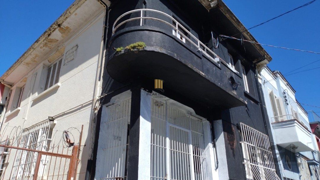 Casa para Venda - 200m², 5 dormitórios, 2 vagas - Azenha