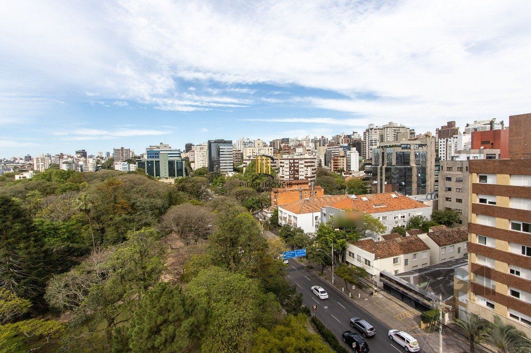 Com uma área generosa de 81,19 metros quadrados,