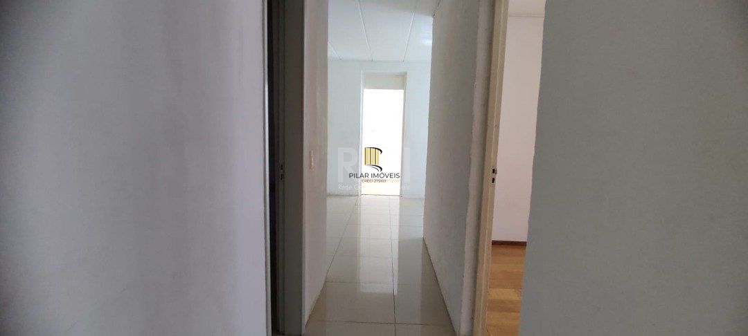 Apartamento com 3 dormitórios, 1 banheiro social e 1 vaga/box