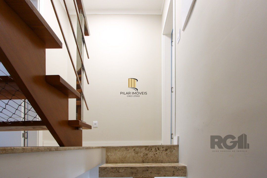 Ótima casa com 3dormitórios 1 suite no bairro Tristeza