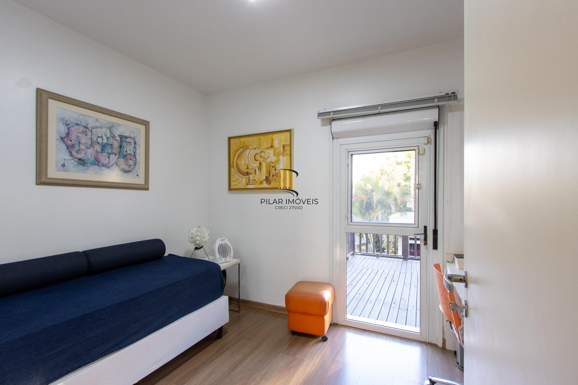 Casa de Condomínio 3 dormitórios no bairro Cavalhada