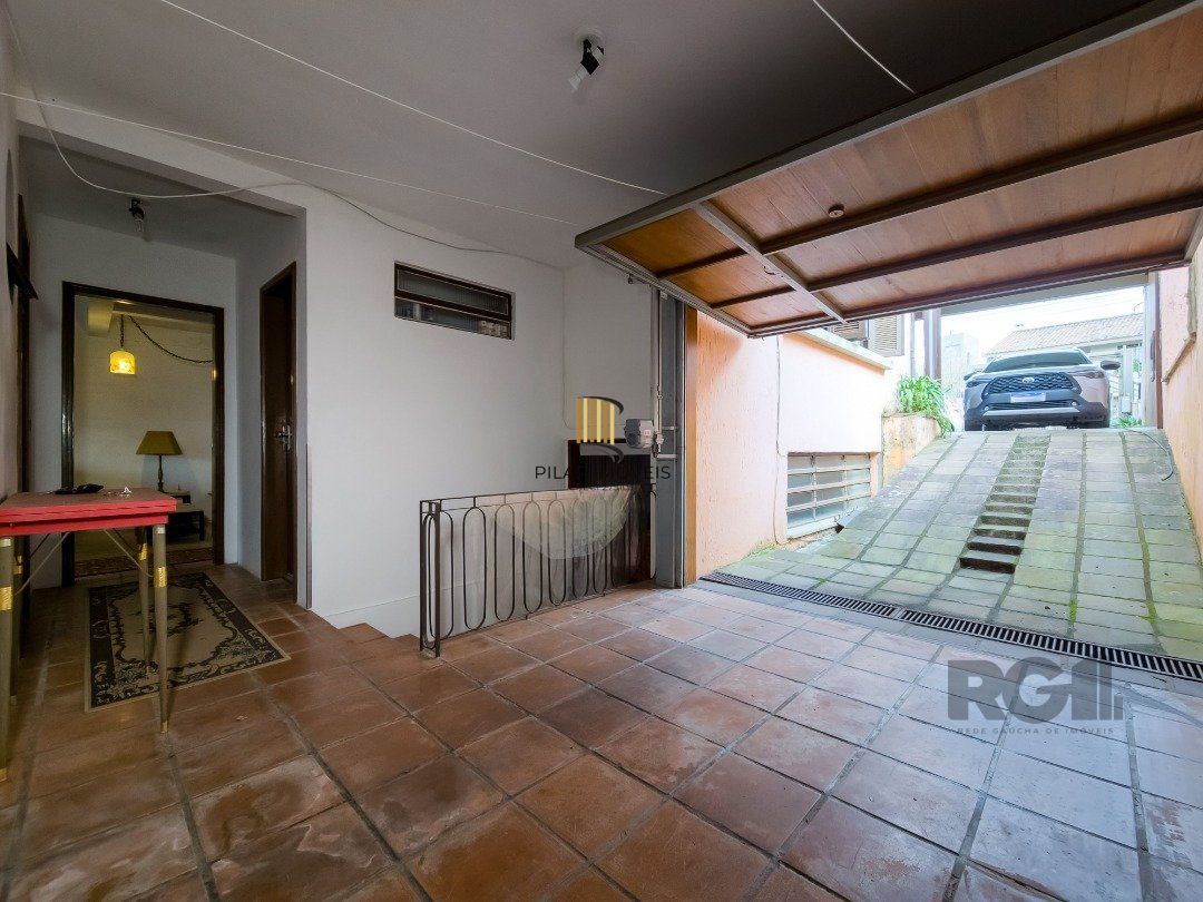 Casa 4 dormitórios no bairro Teresópolis