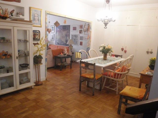 Casa para Venda - 330m², 4 dormitórios, Menino Deus