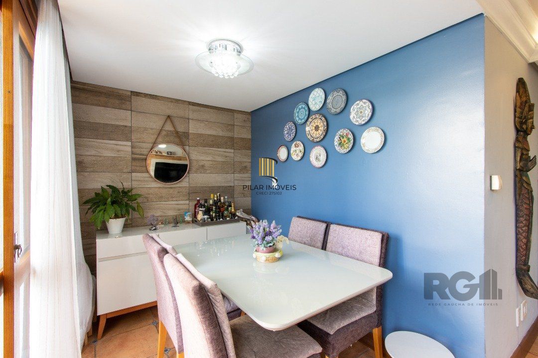 Casa 3 dormitórios no bairro Medianeira