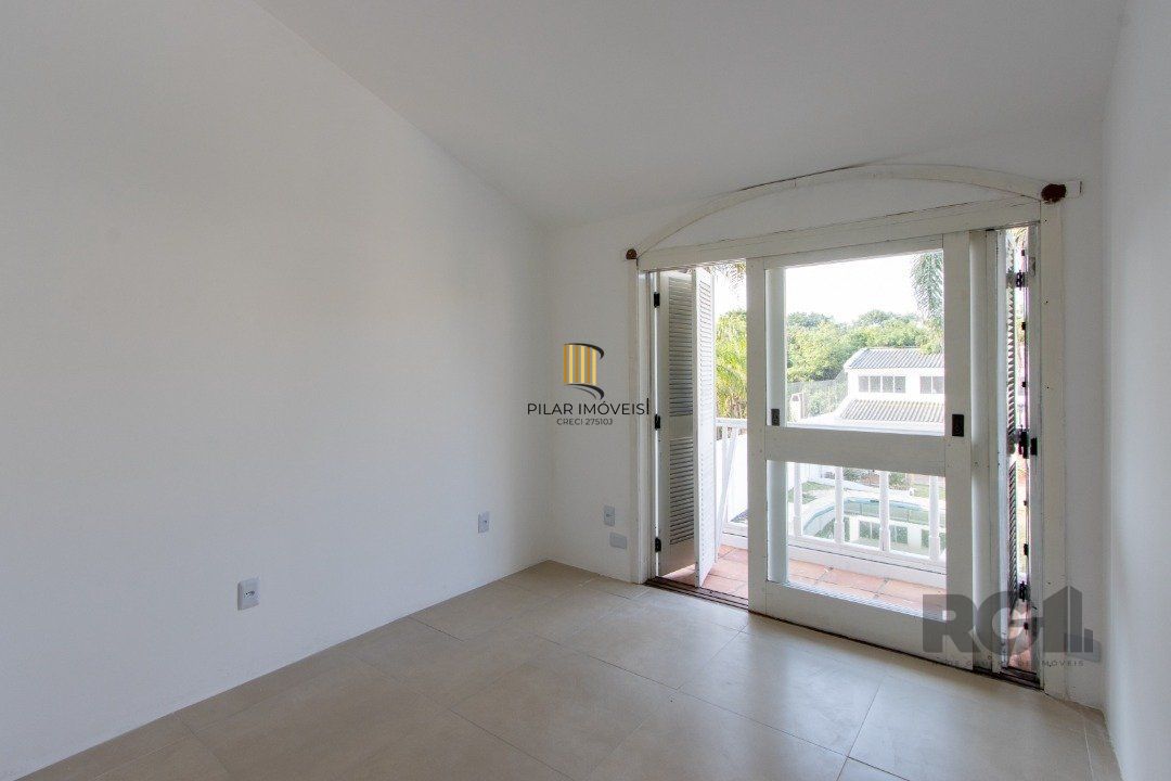 Casa para Venda - 337m², 3 dormitórios, sendo 1 suites, 3 vagas - Cristal