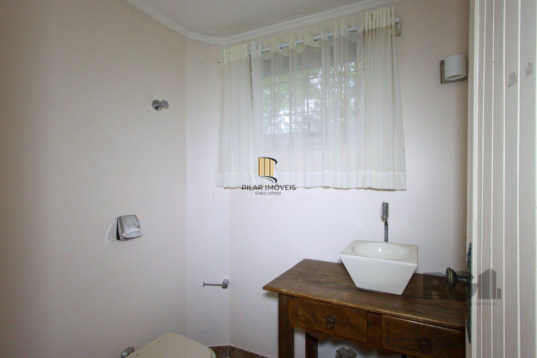 Casa de 3 dormitórios no Jardim Isabel com vista para o Guaíba.