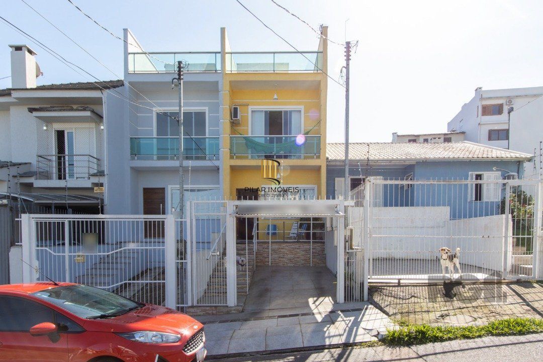 Casa para Venda - 204m², 3 quartos, 2 suites, 1 vaga - Caminhos do Sol - Guarujá