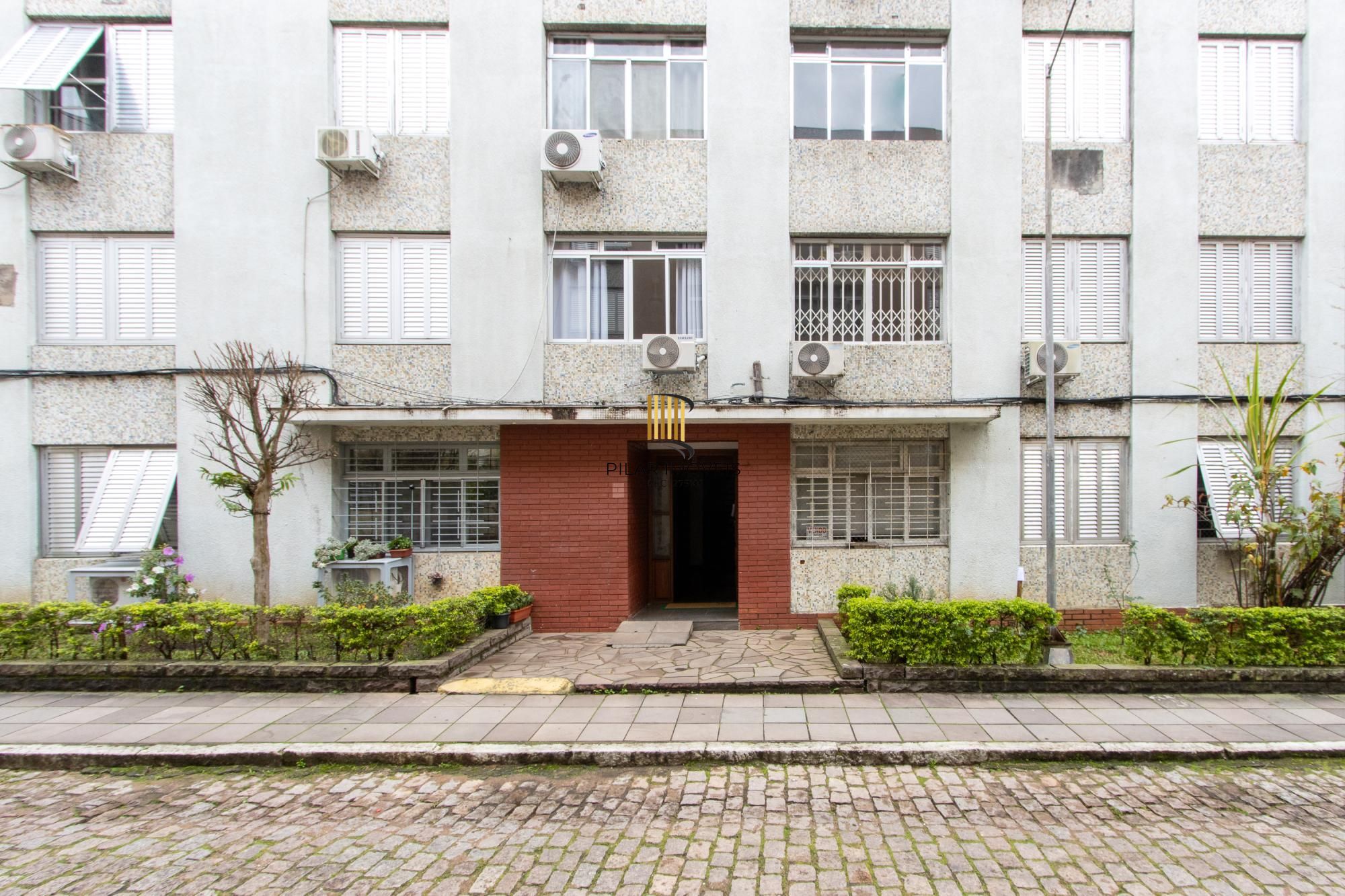 Apartamento com 2 dormitórios por 200.000,00