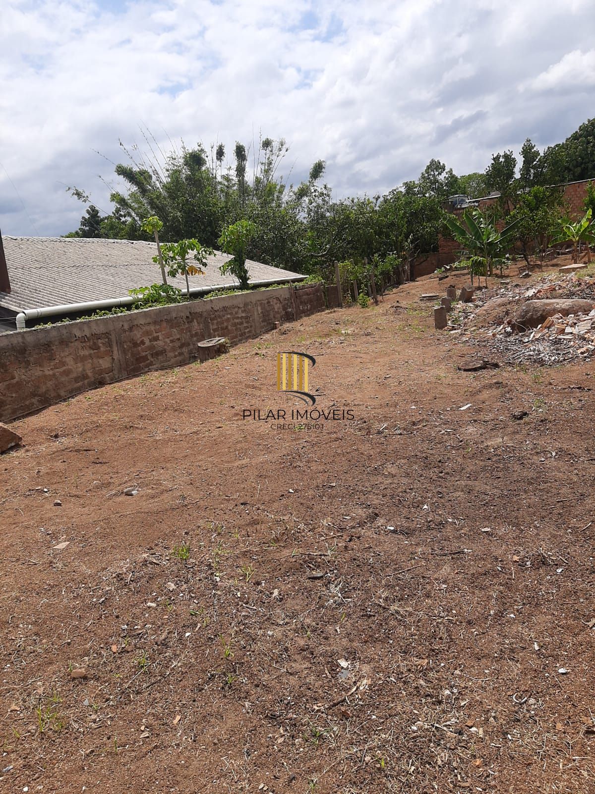 Casa térrea no bairro Vila Nova.