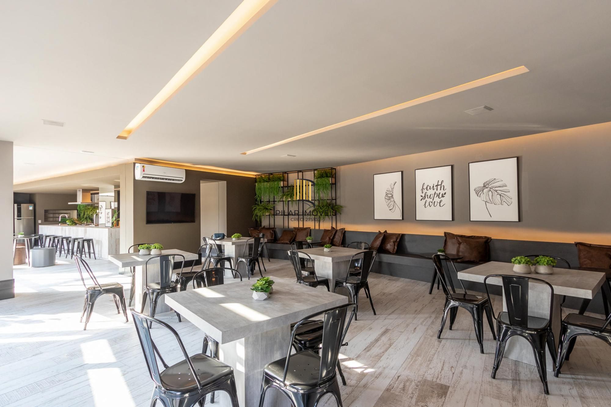 Apartamento à venda no bairro Teresópolis em Porto Alegre.