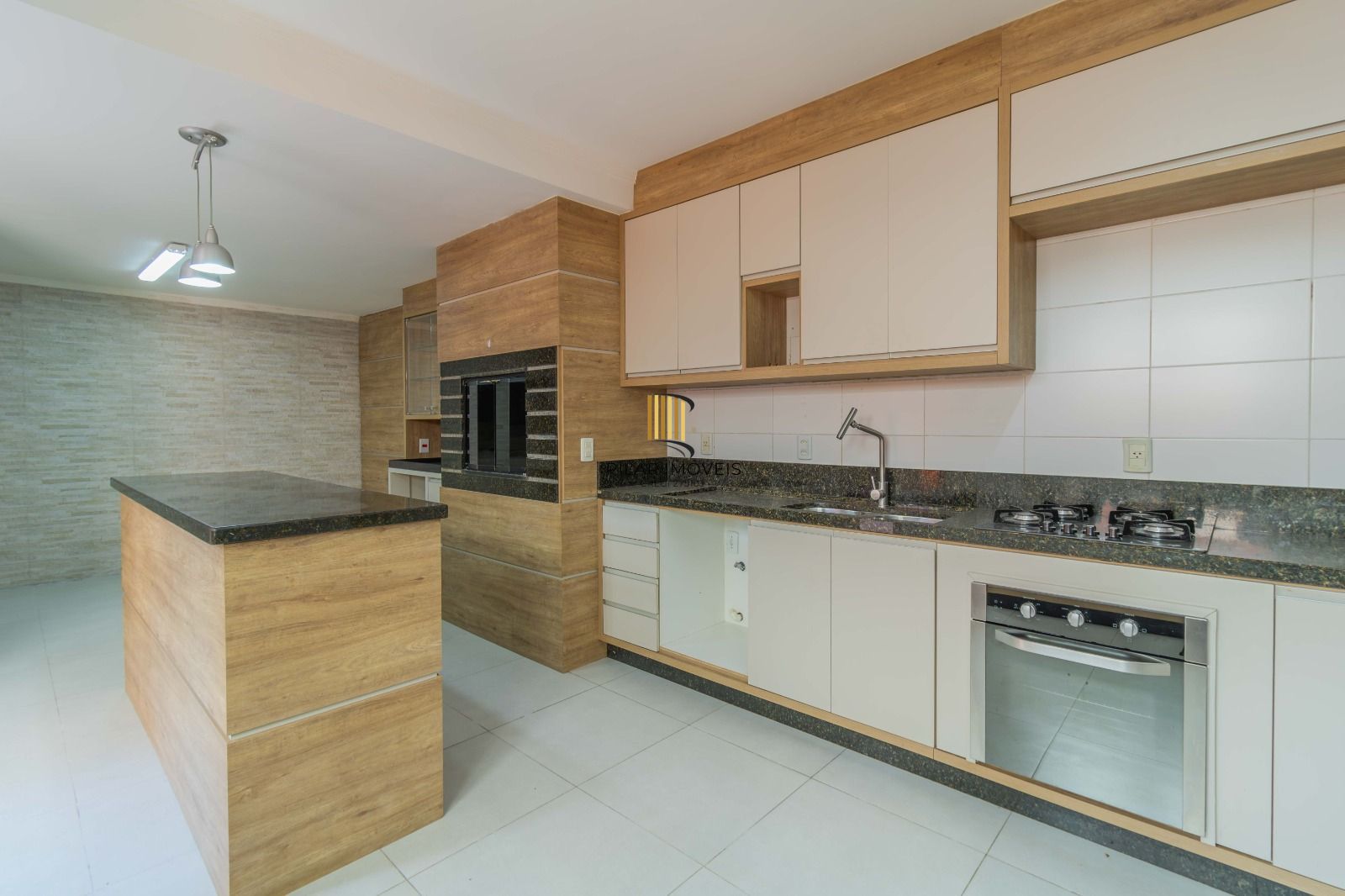 Casa Condominio para Venda - 286.89m², 4 dormitórios, sendo 2 suites, 2 vagas - Cristal