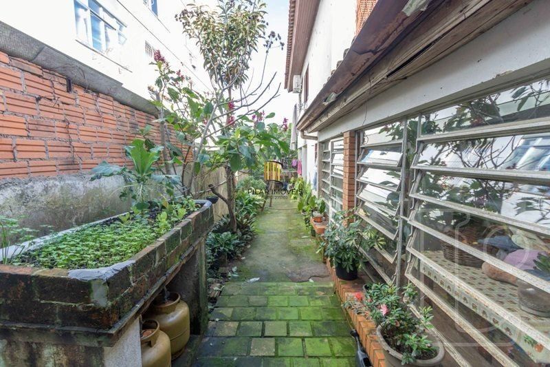 Sobrado para Venda - 241m², 4 dormitórios, sendo 1 suites, 1 vaga - Camaquã