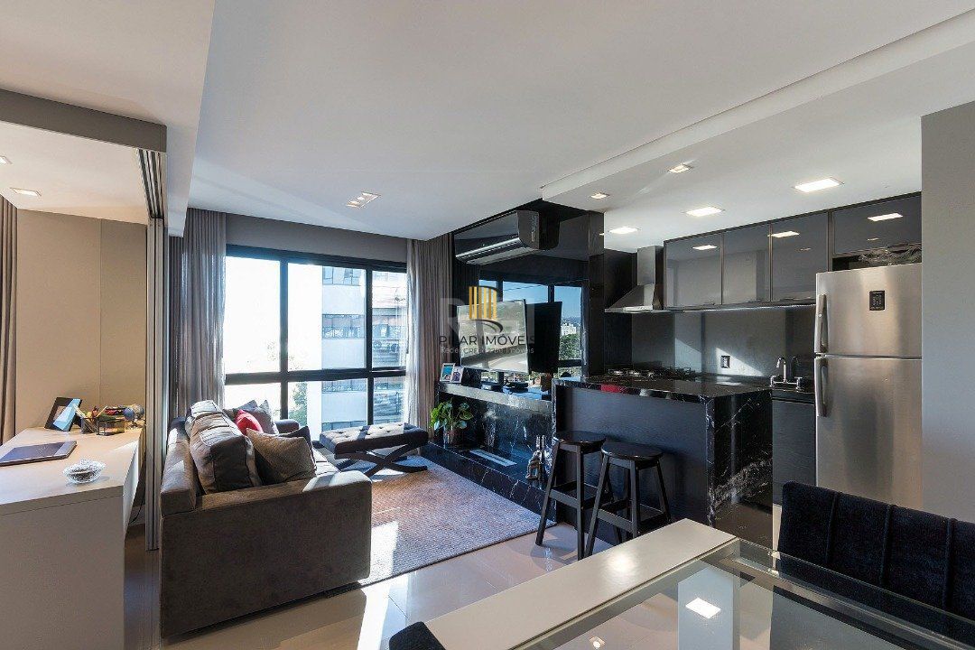 Apartamento | 2 Dormitórios | 1 Suíte | 1 Vaga | Bairro Cristal | Porteira Fechada