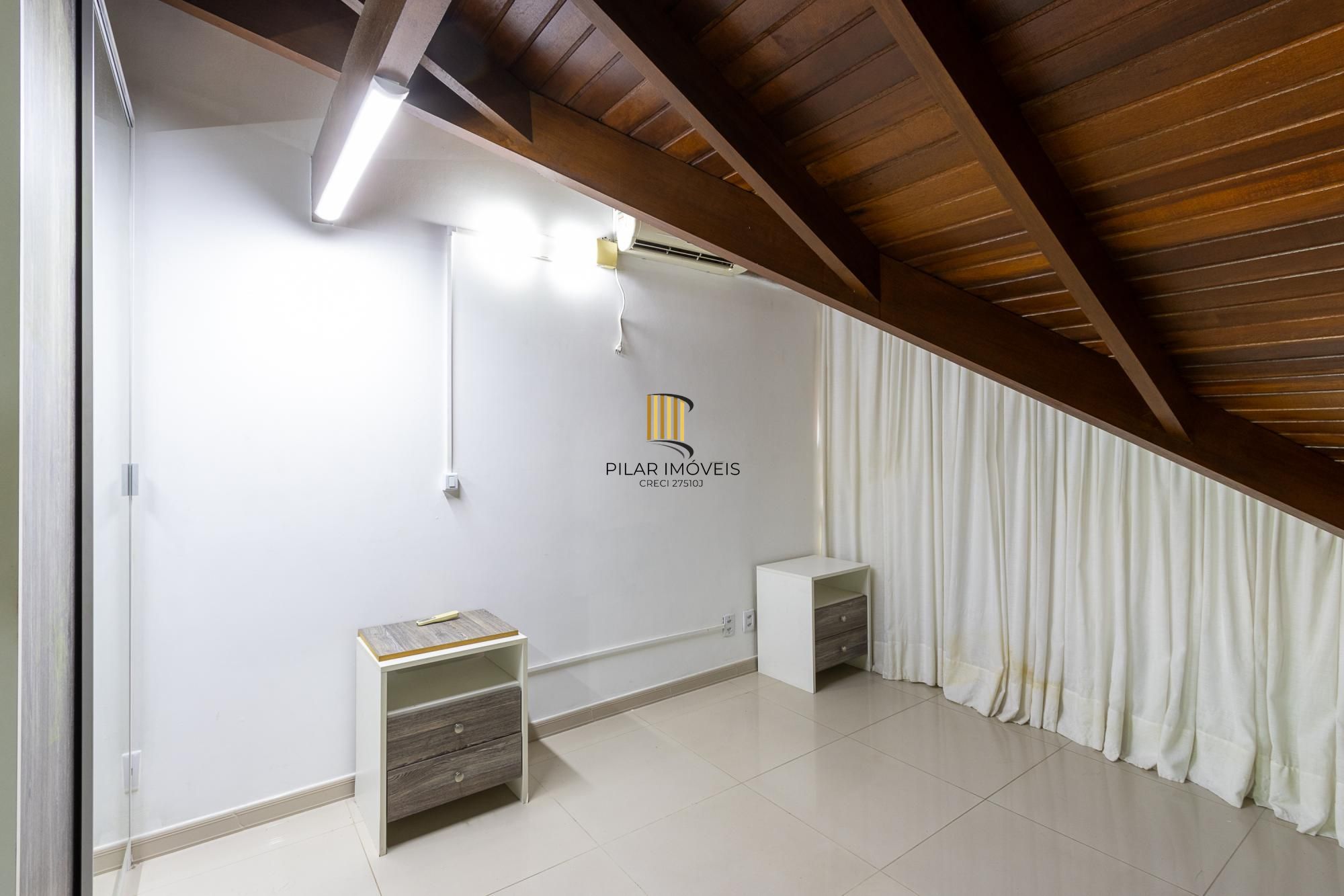 Casa para Venda - 135.78m², 3 dormitórios, sendo 3 suites, 1 vaga - Guarujá