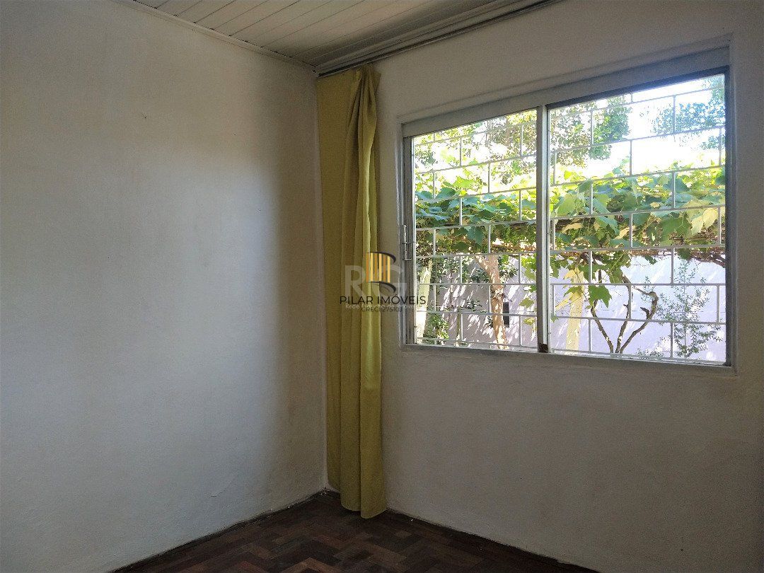 Casa para Venda - 81m², 2 dormitórios, 4 vagas - Vila Nova