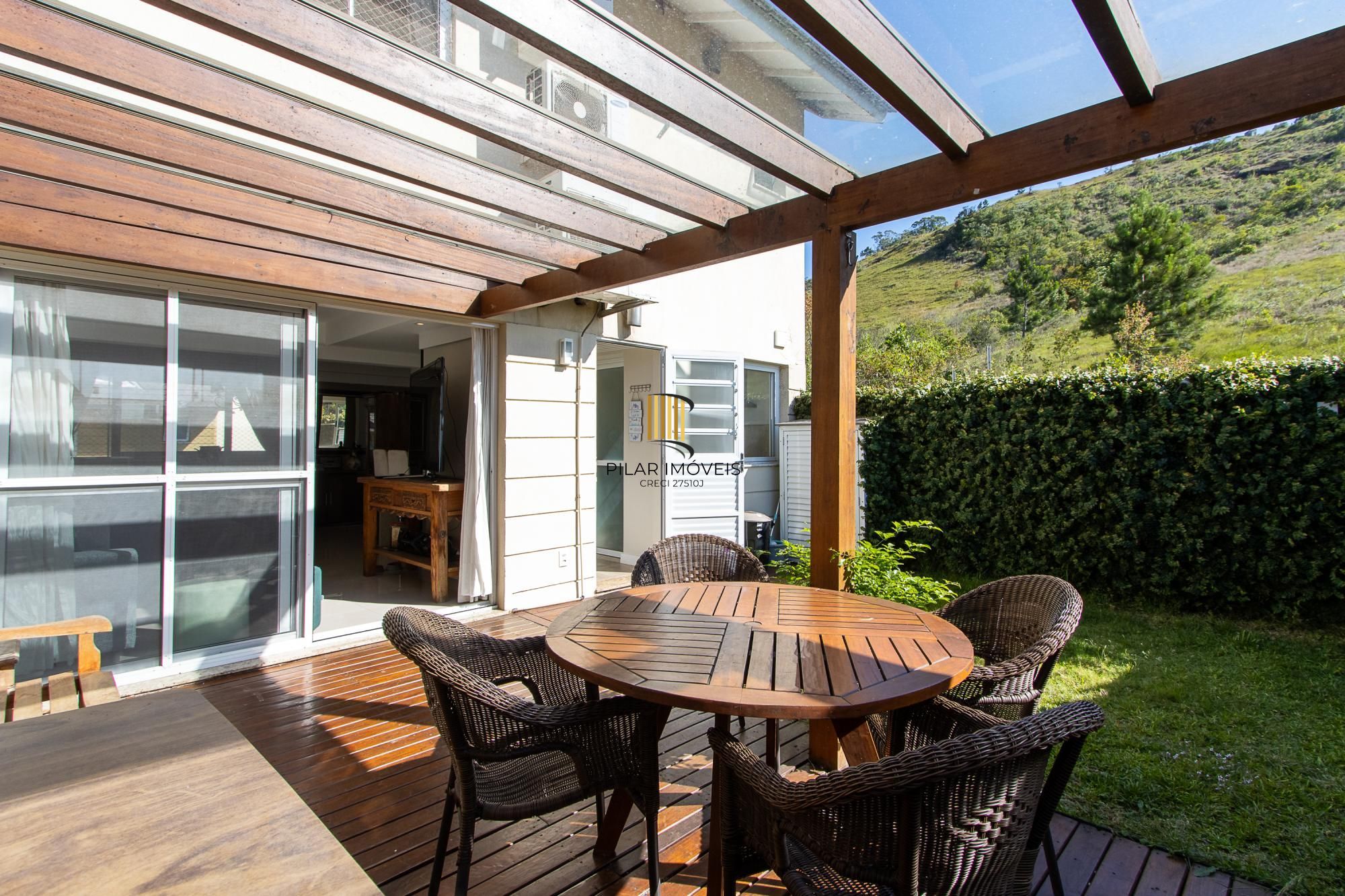 Casa condomínio | 3 dormitórios | 1 Suíte | 240,82 Privativos | 2 Vagas | Bairro Teresópolis