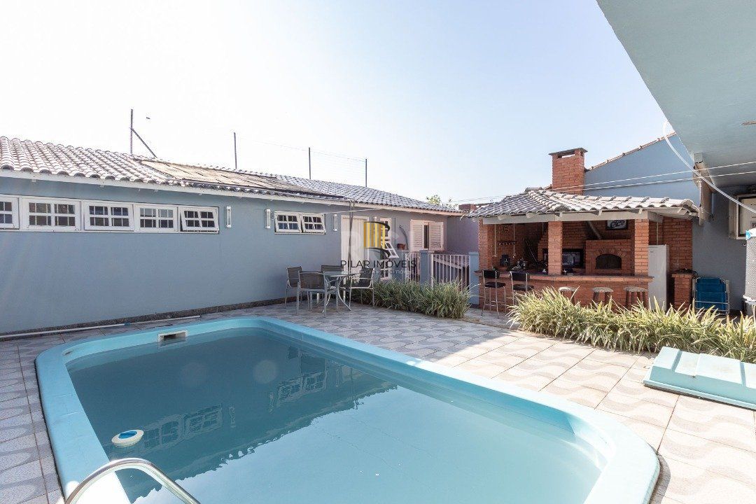Casa para Venda - 256.5m², 3 dormitórios, sendo 1 suites, 2 vagas - Espirito Santo