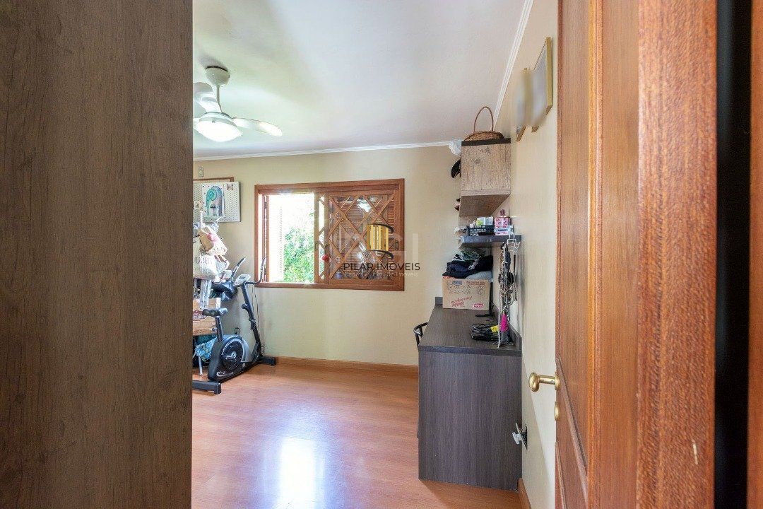 Casa para Venda - 451.63m², 5 dormitórios, sendo 1 suites, 4 vagas - Cristal