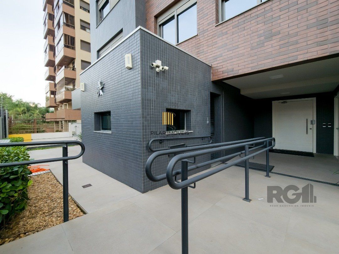Apartamento com 145m² e 3 dormitórios no bairro Tristeza em PORTO ALEGRE para Comprar