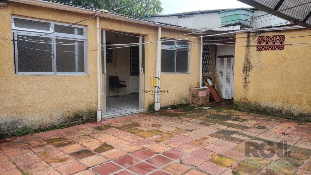 Casa 4 dormitórios no bairro Partenon